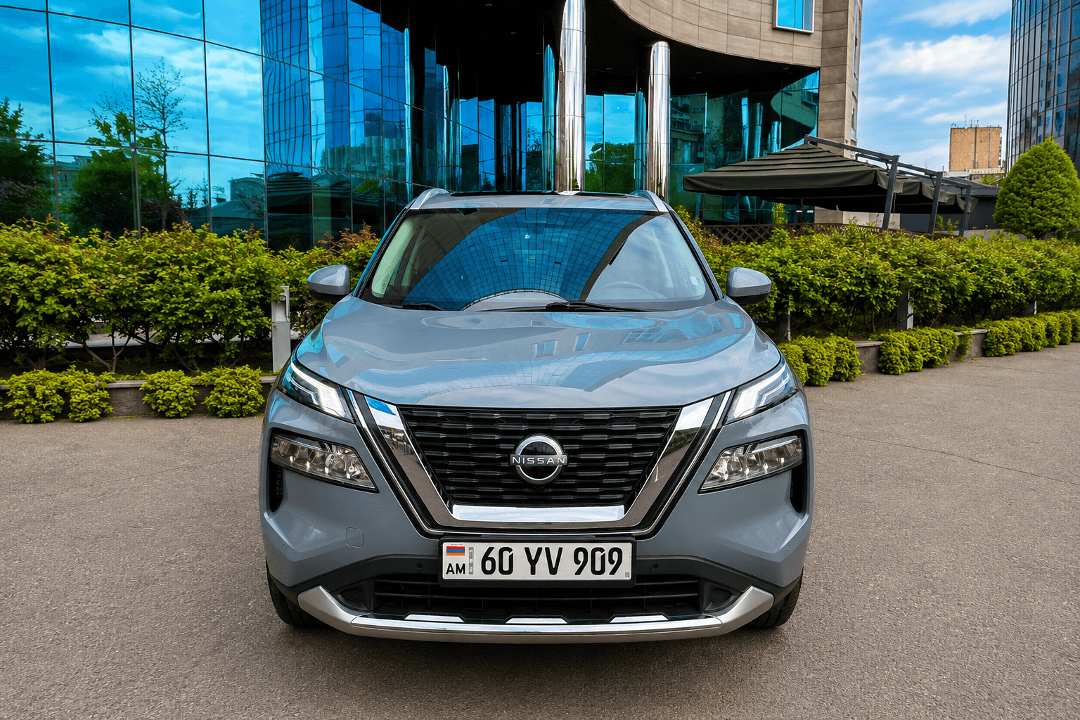 Nissan Rogue Platinum 2