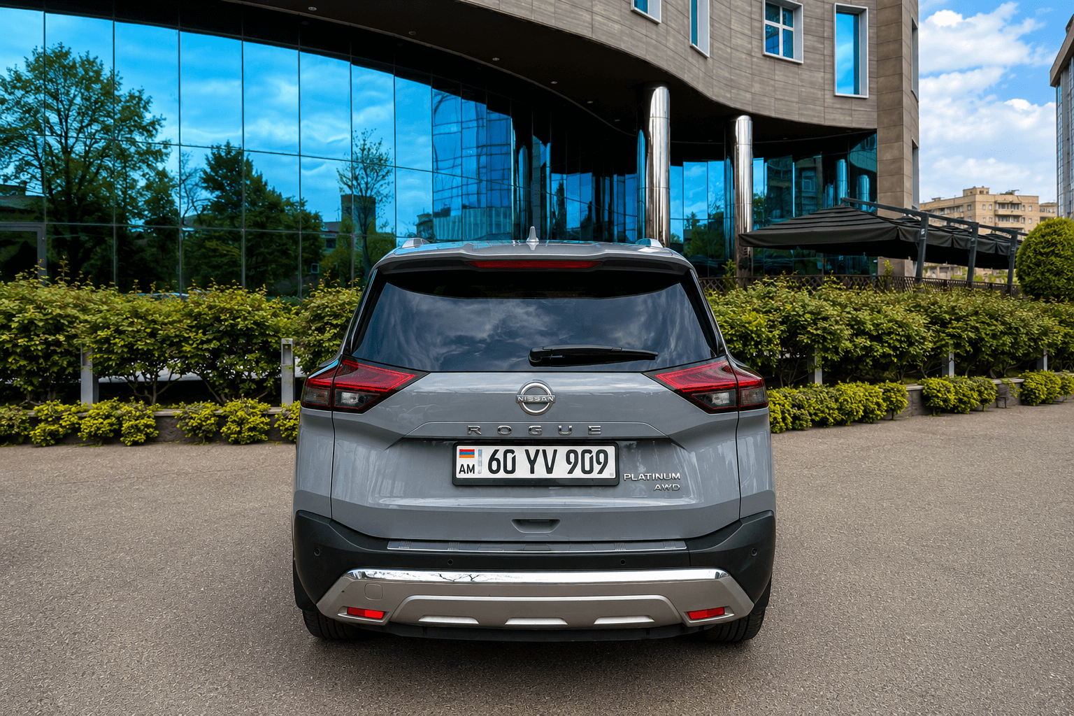 Nissan Rogue Platinum 3