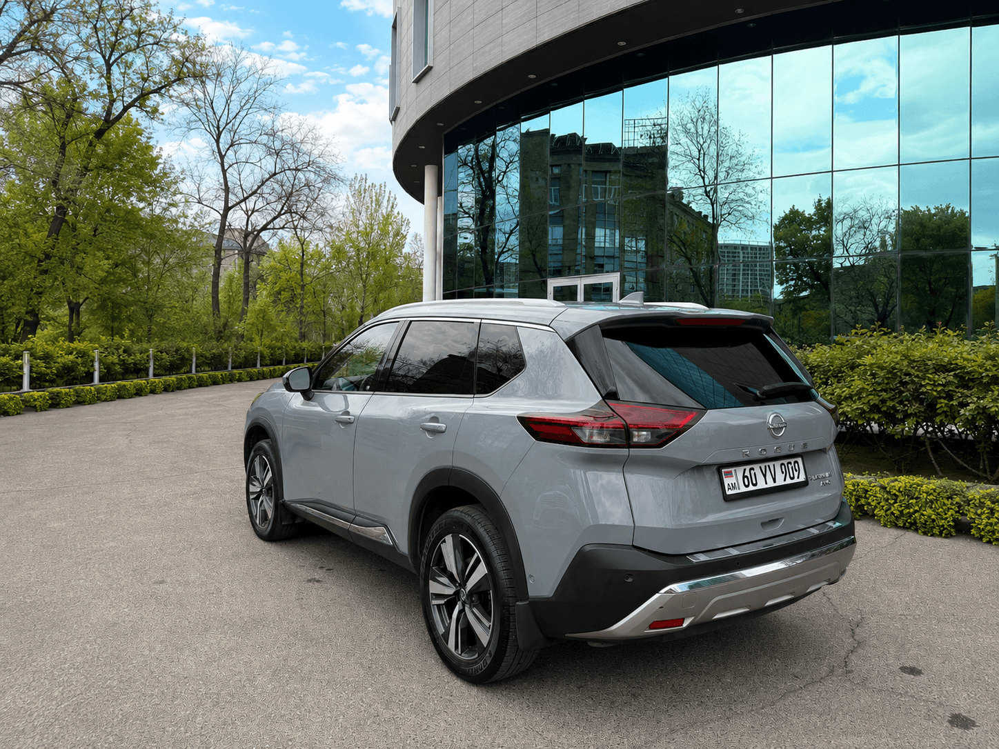 Nissan Rogue Platinum 6