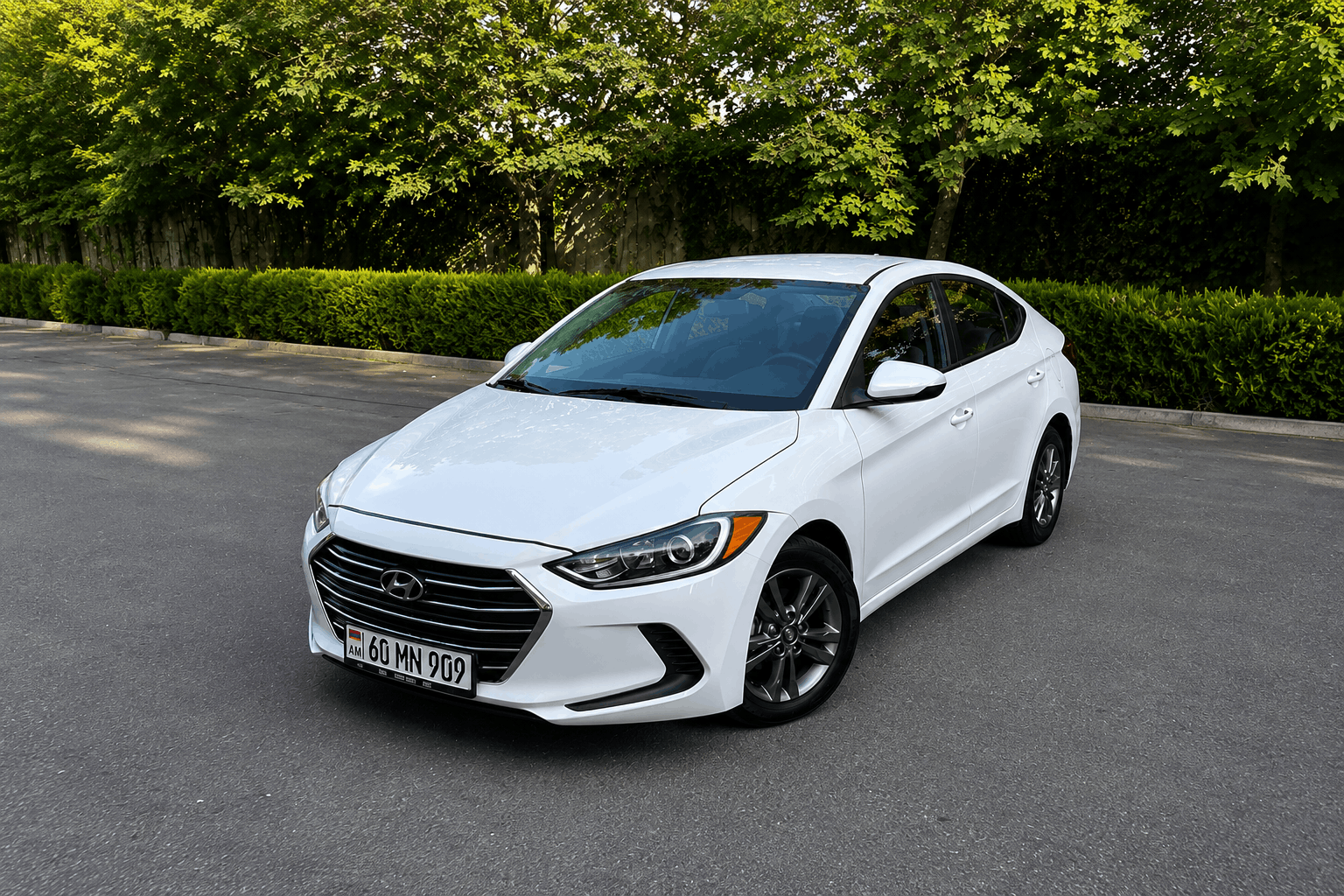Hyundai Elantra 1