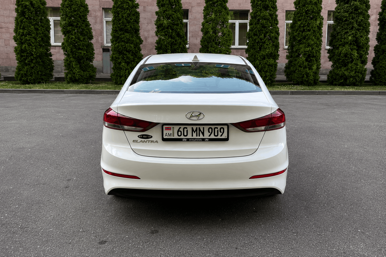 Hyundai Elantra 2
