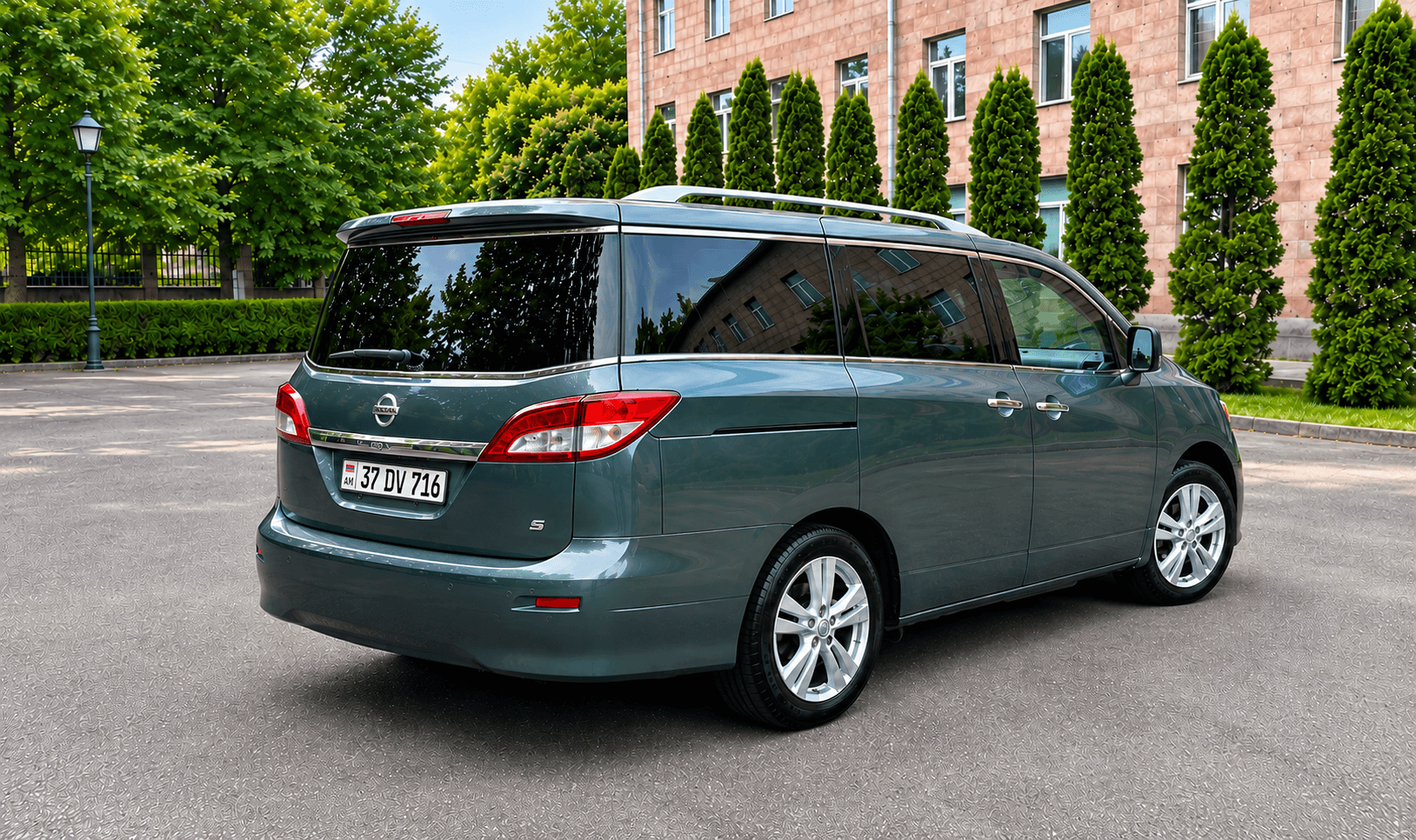 Nissan Quest 4