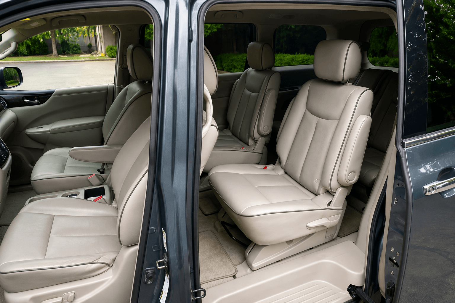Nissan Quest 2