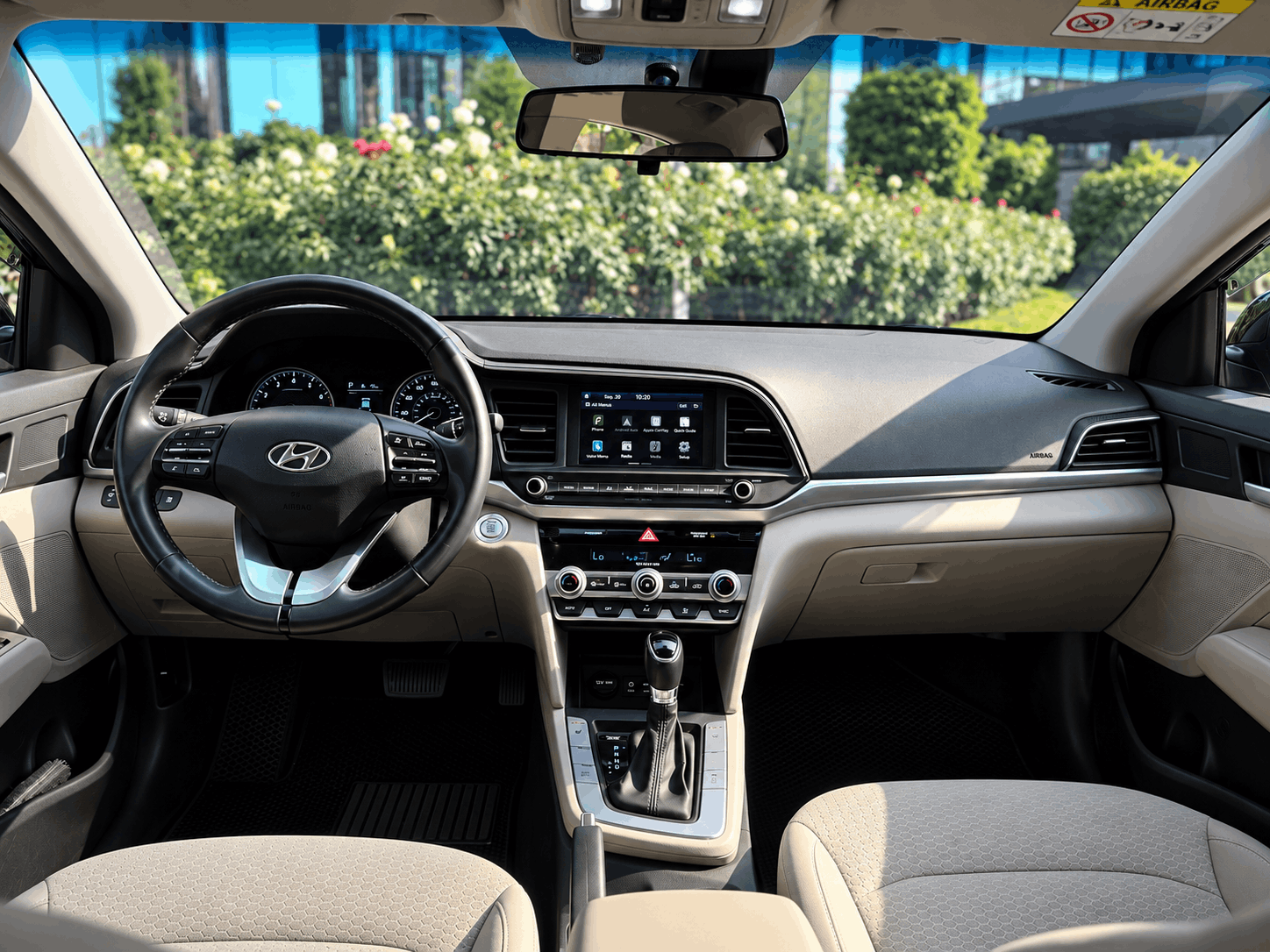 Hyundai Elantra 4